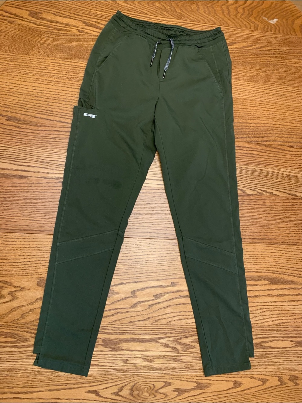Grey's Anatomy Olive Green V-Neck Scrub Top & Jogger Pants - Picture 6 of 8